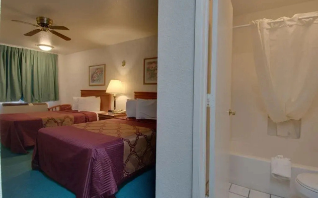 Rodeway Inn Near I-5
