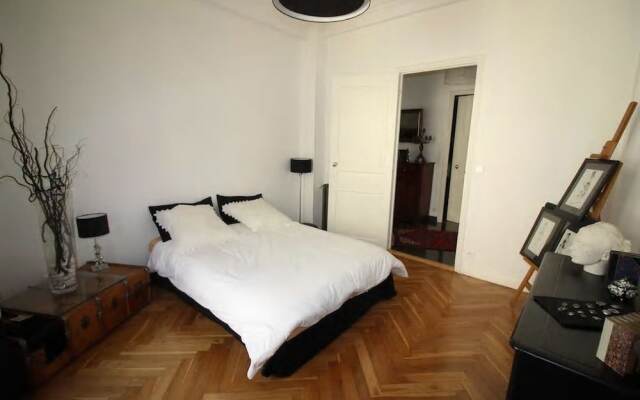 Отель Nice Booking - Appartement Le Plume комната для гостей