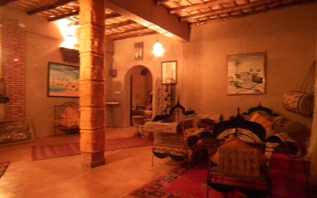 Отель Kasbah Erg Chebbi Марокко, Мерзуга - отзывы, цены и фото номеров - забронировать отель Kasbah Erg Chebbi онлайн интерьер отеля