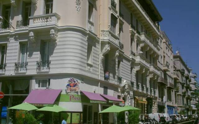 Отель Victoria Appartements Франция, Ницца - отзывы, цены и фото номеров - забронировать отель Victoria Appartements онлайн вид на фасад