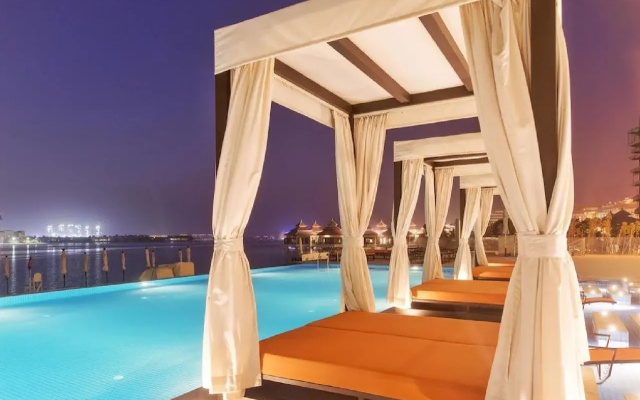 Royal Central Hotel & Resort — the Palm