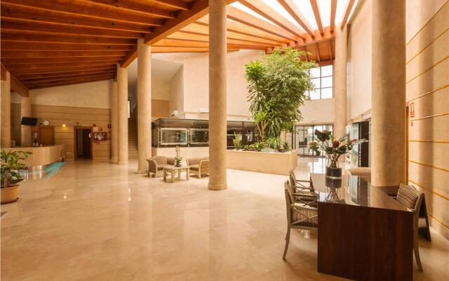 Отель Apartamentos Playas Cas Saboners интерьер отеля
