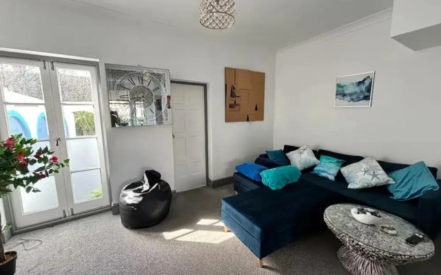 Coastal House Opposite Beach Sleeps 6 Pet Friendly