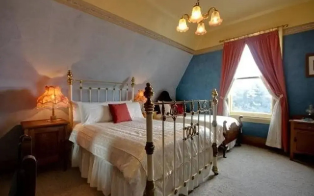 Westella Colonial B&B
