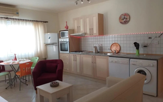 Sunrise Beach Club-sleeps 6-aircon-sea View