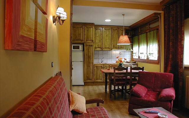 Apartamentos Los Pirineos Biescas