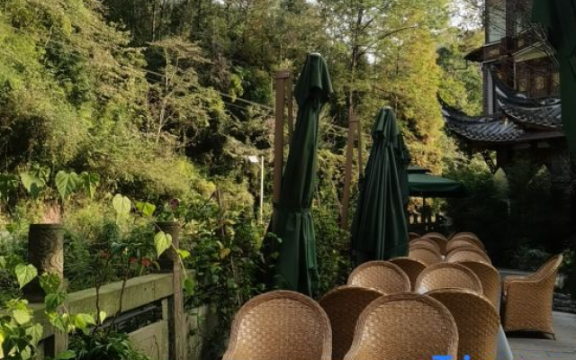 Qingcheng Houshan near Shuimuyang Private Tang Homestay