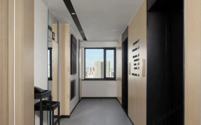 Modern Four Seasons Hotel (Xinhuijia Branch)