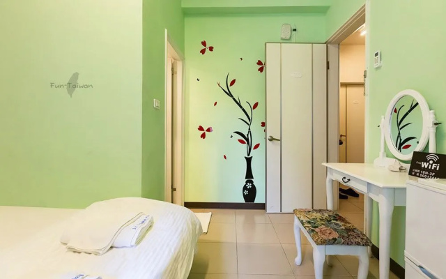 18 Private Hall