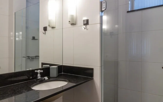 Space and Comfort in Copacabana D405