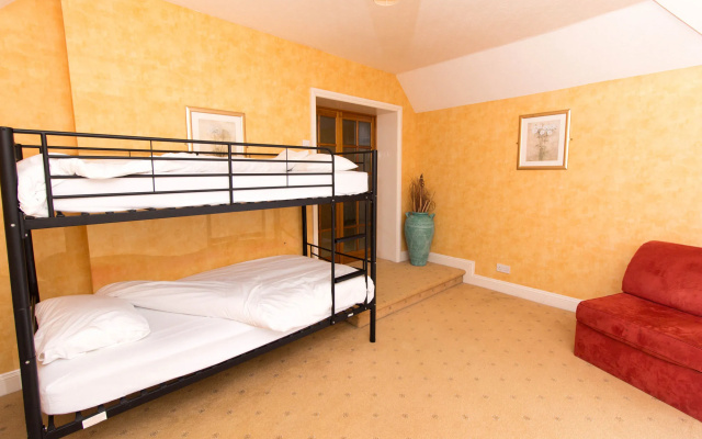 The Hadlow Manor Hotel