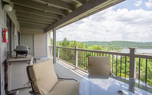 Lakeview Oasis 2 Bedrooms 2 Bathrooms Condo