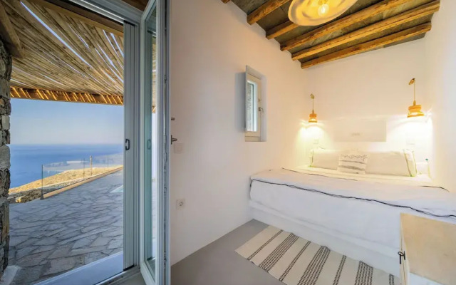 Makarias Traditional Luxury Villas