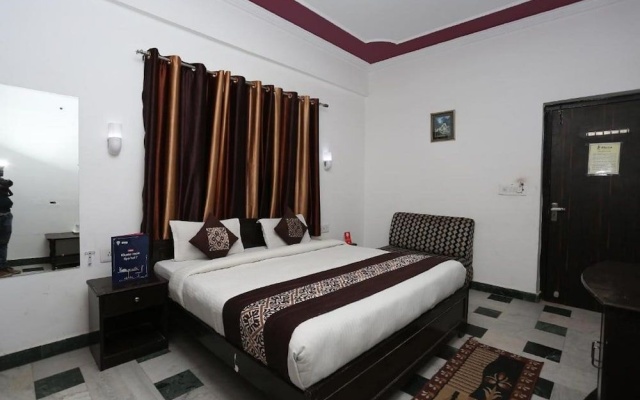 Goroomgo Priya Agra