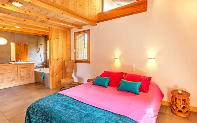 Luxury Chalet, Near the ski Slopes, With Fireplace, Sauna, Jacuzzi and Internet Access
