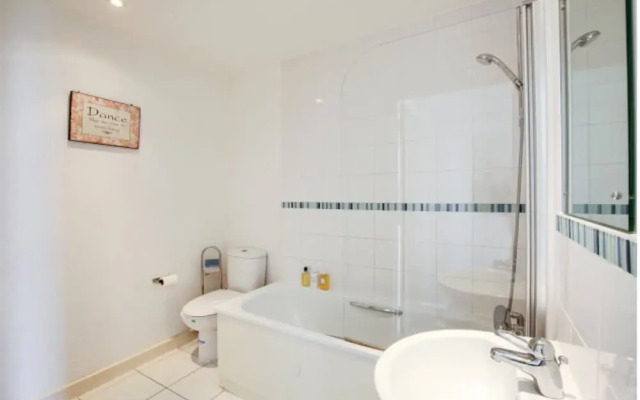 1 Bedroom Apartment in Bow With Spectacular Views