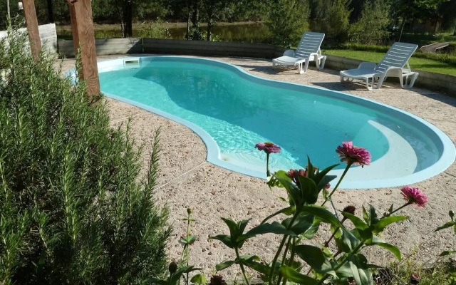 Villa With 2 Bedrooms in Saint-laurent-des-hommes, With Wonderful Lake