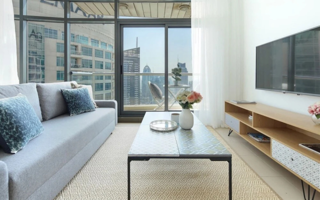 Impressive 1BR w/ Incredible Marina Views!