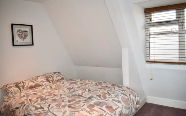 1 Bedroom Apartment Centrally Located in Brighton