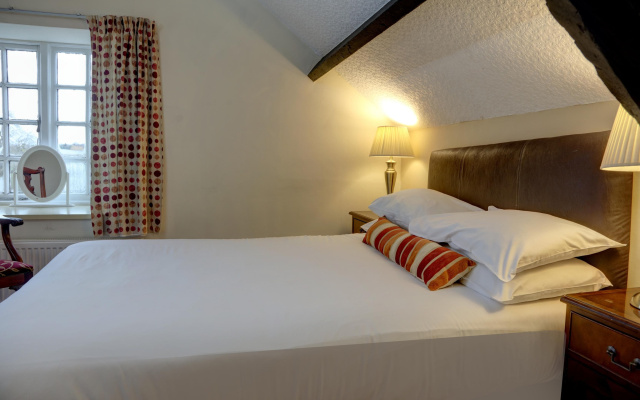 The George Hotel