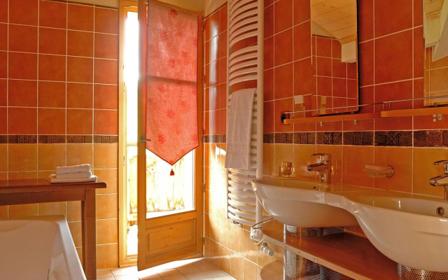 Luxury chalet with fireplace in the area of Alpe d'Huez
