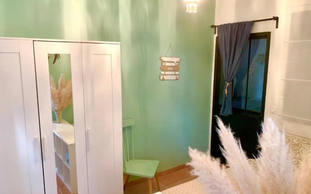 Studio Muret Atypique (Adults Only)
