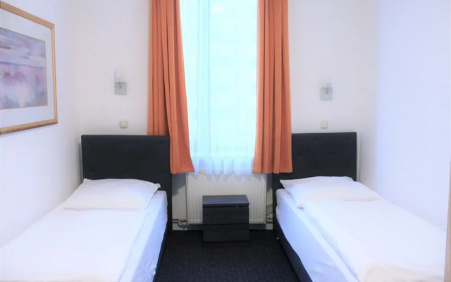 FrankAir Star Hotel Frankfurt City