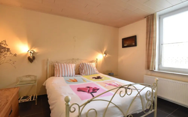 Graceful Holiday Home in Beveren aan de Ijzer With Terrace