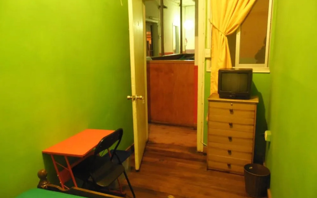 Hostal Tricontinental