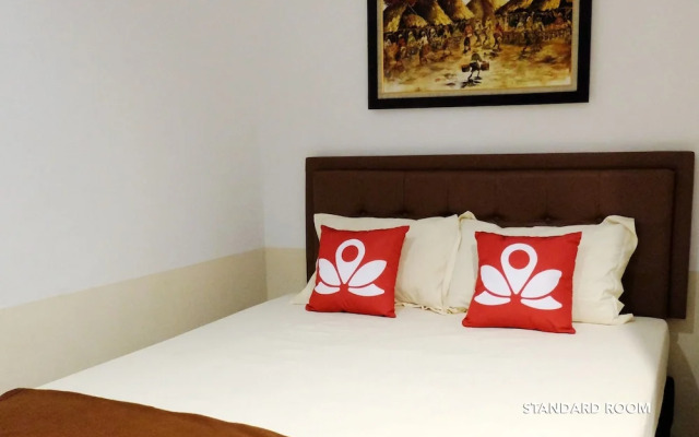 ZEN Rooms Near Alun-Alun