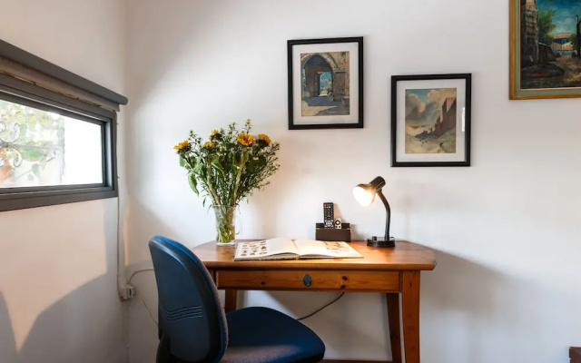 Cozy Studio on Frishman Ben Yehuda
