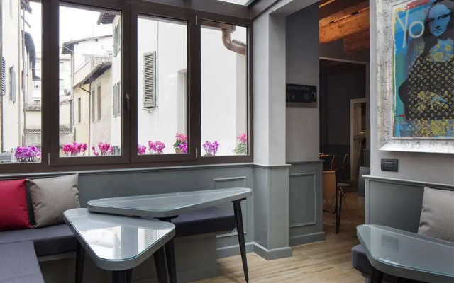 Отель The FRAME Hotel
