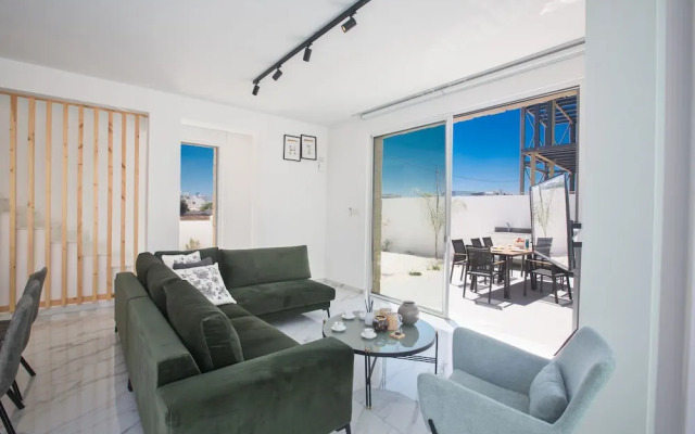 4 Bedroom Villa With Privaet Pool in the Center Protaras Vie Bleu Villa Vb1