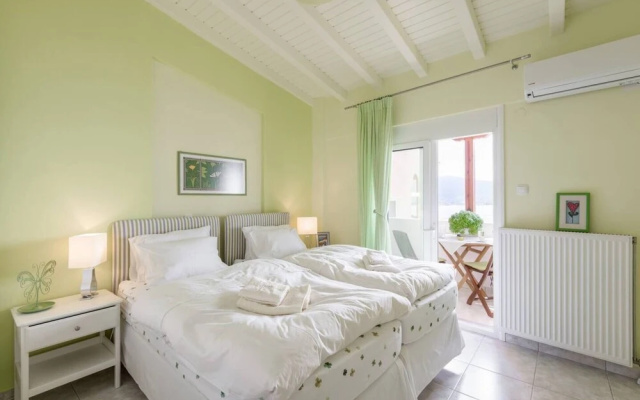 Beautiful and Modern Apartment in Neos Marmaras