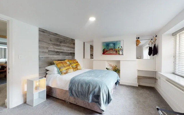 Beautiful Georgian Duplex
