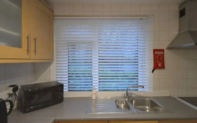 Central 1 Bedroom Stokes Croft Flat With Parking
