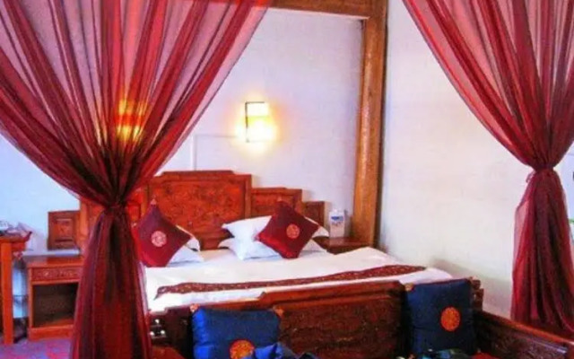 Lijiang Homeland Inn Courtyard 2