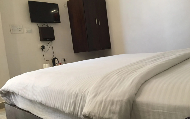 OYO Rooms Mall Road Cantonment
