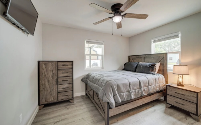 Waterfront Grove Retreat w/ Dock: 'cedar Ridge'