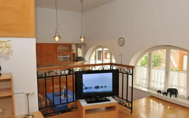 Apartment Anton Tour As