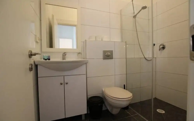 Arendalzrail Apartments Khana Szenes St.