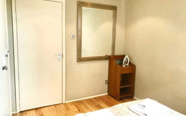 Beautiful & Bright Apartment Next To Museums