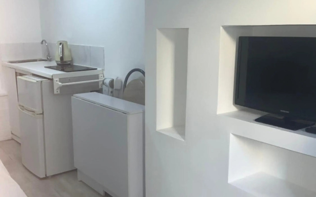 Self Contained Rooms in Central Torquay