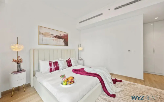 Blossoming 1BR Walk to Dubai Mall & Pool