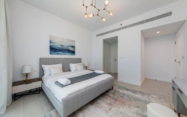 Elite 2BR at La Vie with sea view