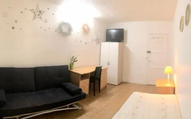 Private room 20 minutes from Eiffel Tower