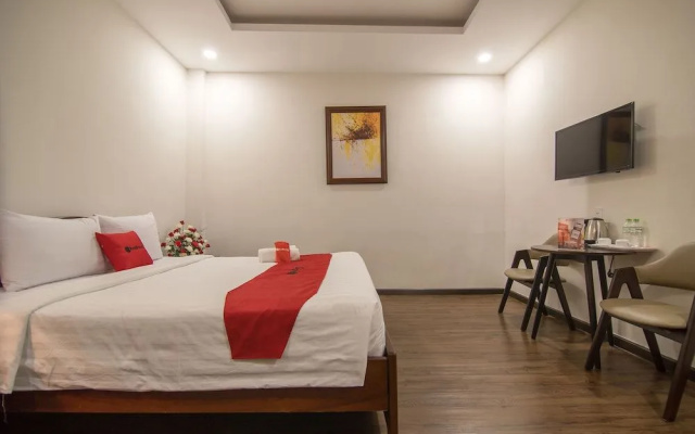 RedDoorz Premium near Bai Sau
