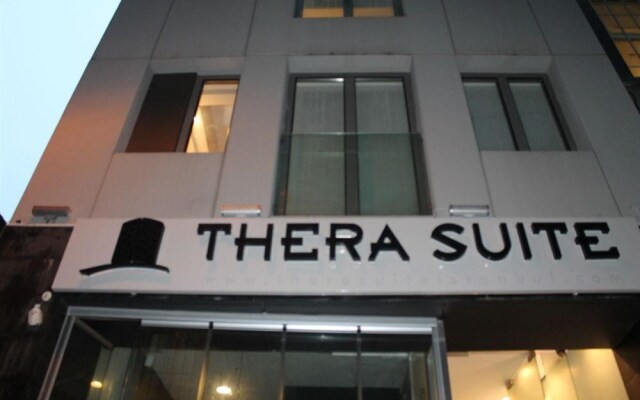 Отель Thera Suite вид на фасад