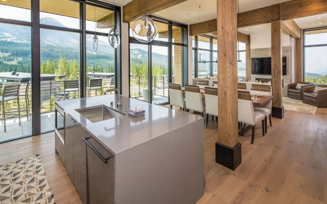 202 Lakelodge 4 Bedroom Condo