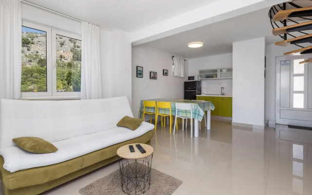 Awesome Apartment in Lukovo Sugarje With Wifi and 3 Bedrooms